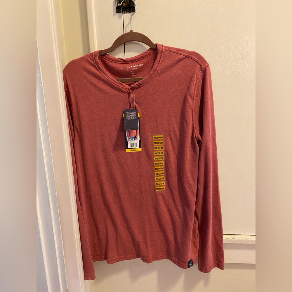 Brand new lucky brand men’s Venice burnout long sleeve t-shirt.